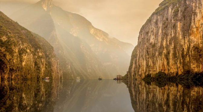 China encuentra a su monstruo del Lago Ness y resulta ser una gigante bolsa de plástico (The objetive)