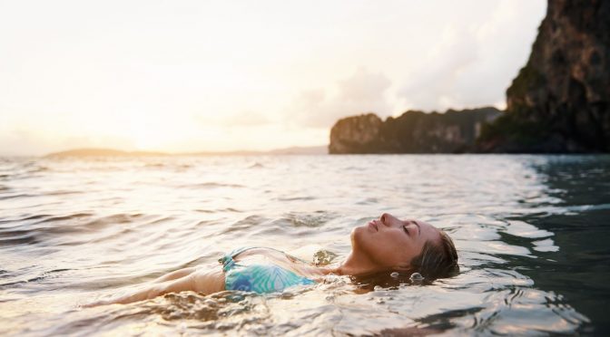 ¿El agua puede transmitir el COVID-19? Especialistas hablan sobre agua potable, albercas y playas (México desconocido)